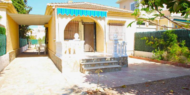 Acheter Villa à vendre à La Siesta, Alicante: Une chance pour se détendre