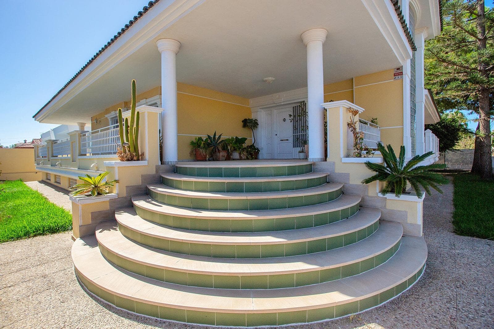 Opportunity for a luxury villa with more than 500m2 of living space