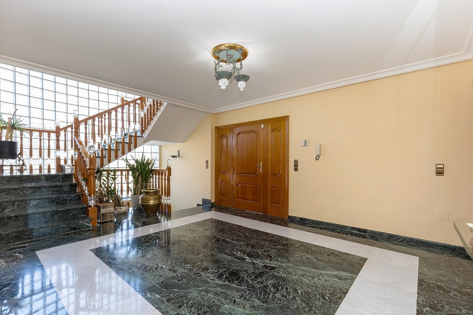 Opportunity for a luxury villa with more than 500m2 of living space