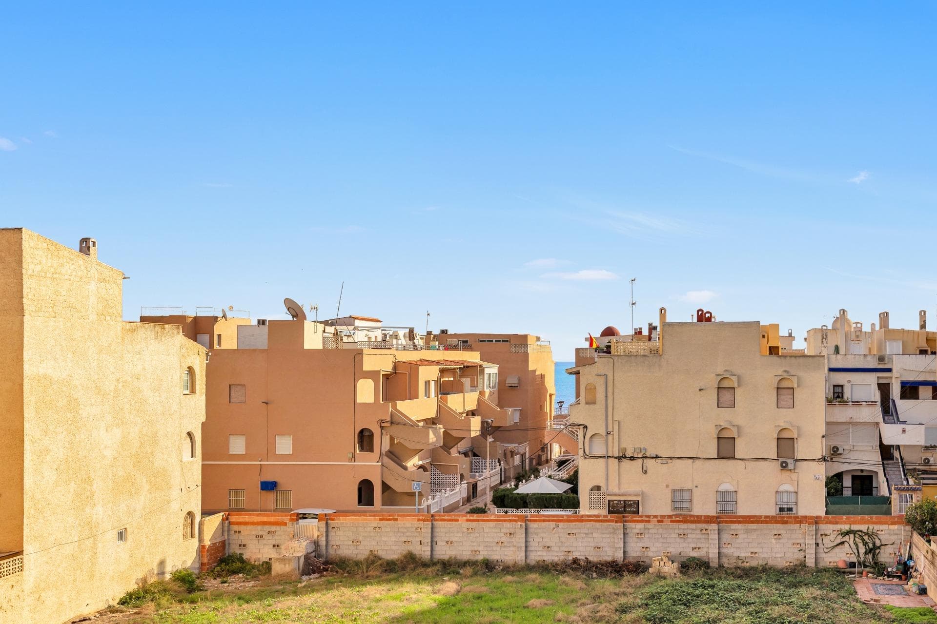 2 bedroom apartment just 100 meters from the beach in La Mata