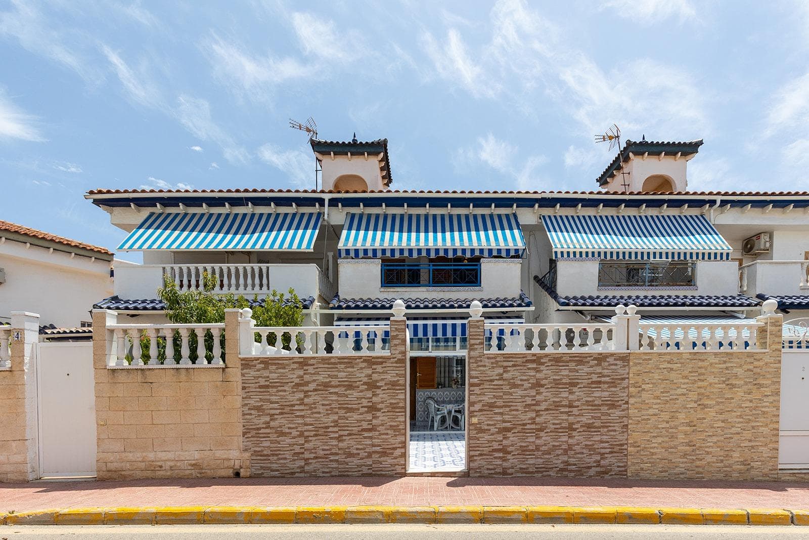 Unique opportunity in the prestigious Parquemar Urbanization, La Mata