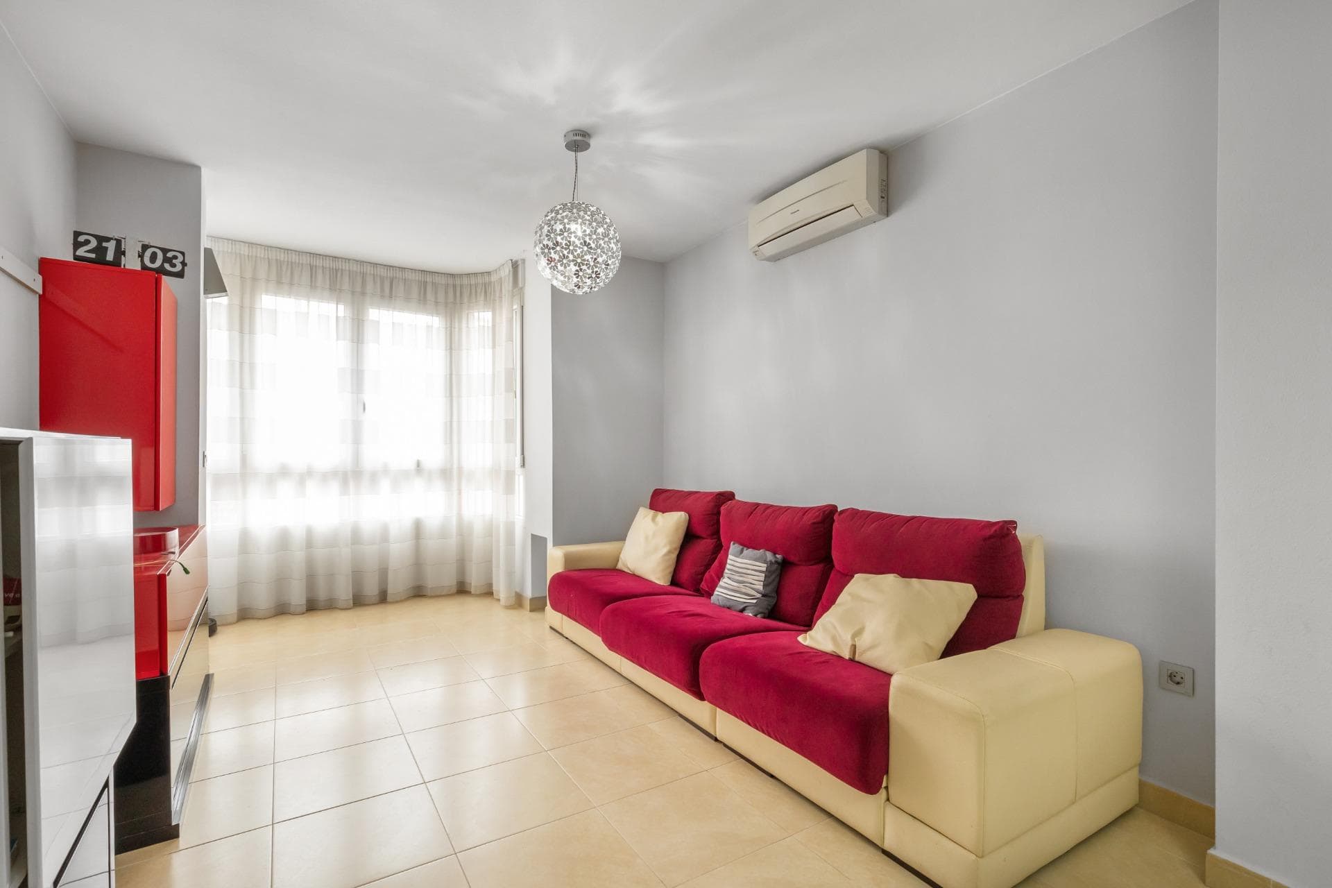 Spacious 4-bedroom apartment in central area – Calle San Pascual (next to Calle Orihuela)