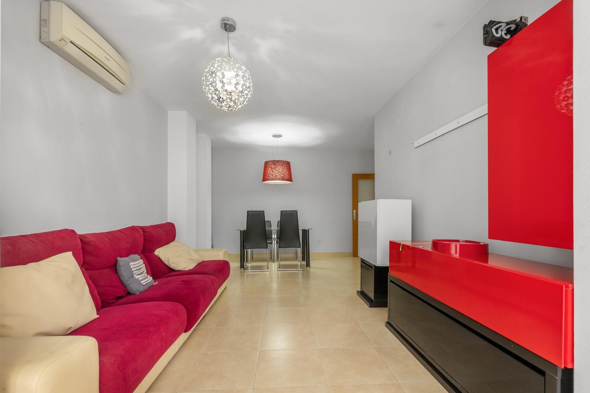 Spacious 4-bedroom apartment in central area – Calle San Pascual (next to Calle Orihuela)