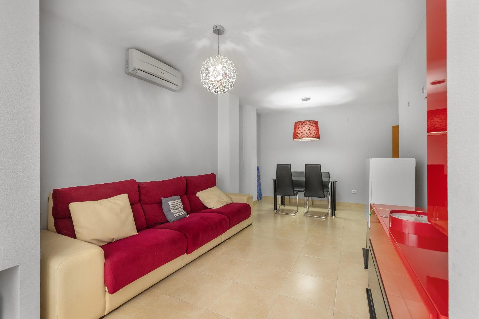 Spacious 4-bedroom apartment in central area – Calle San Pascual (next to Calle Orihuela)