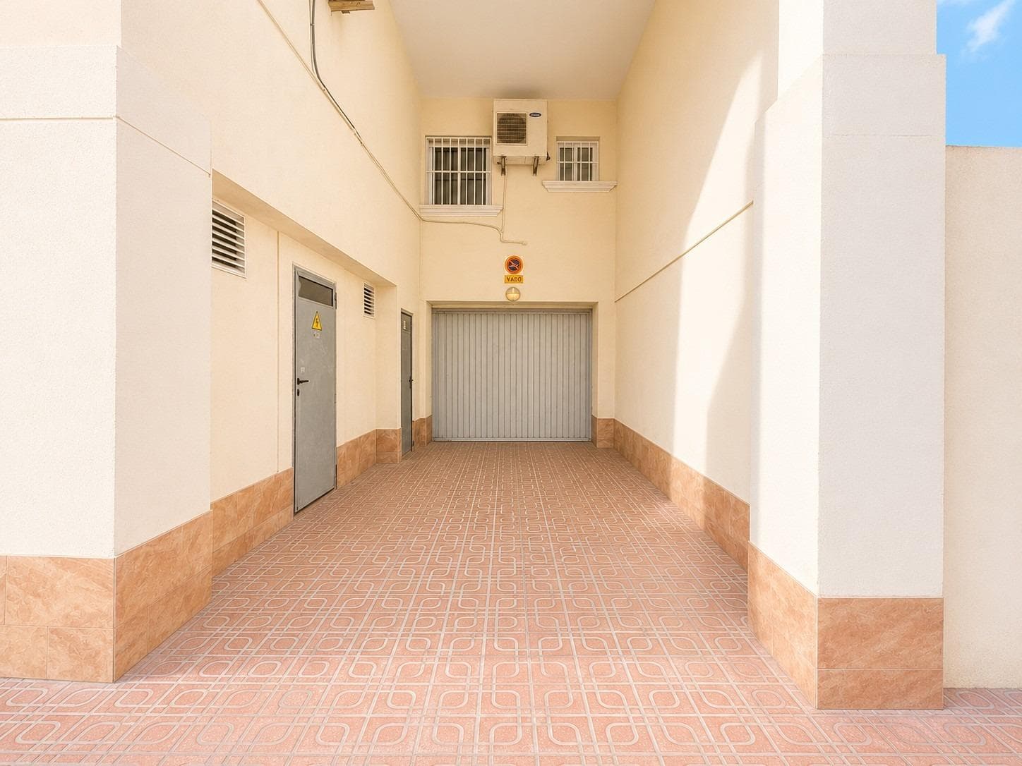 Opportunity: enclosed garage