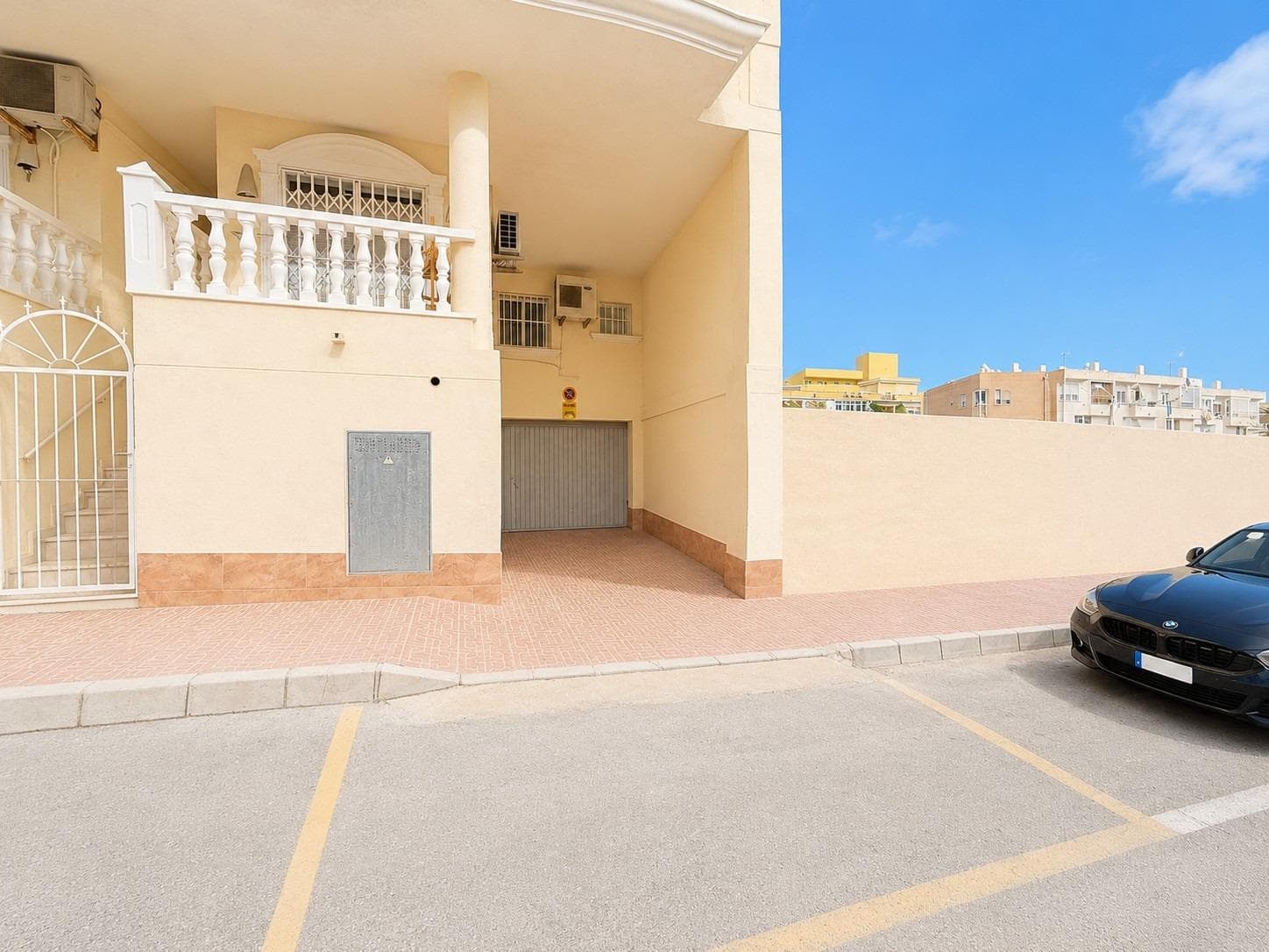Opportunity: enclosed garage