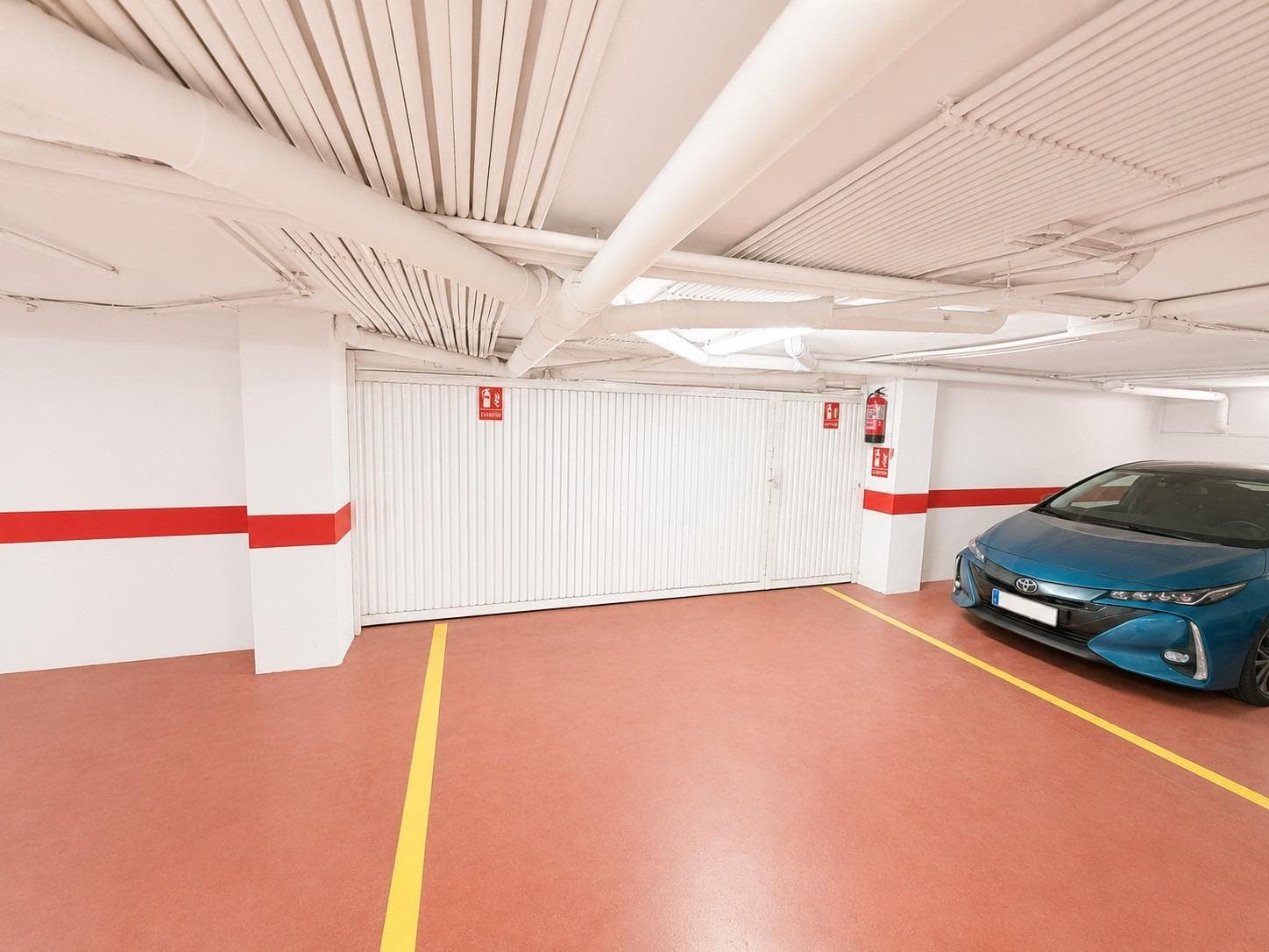 Opportunity: enclosed garage