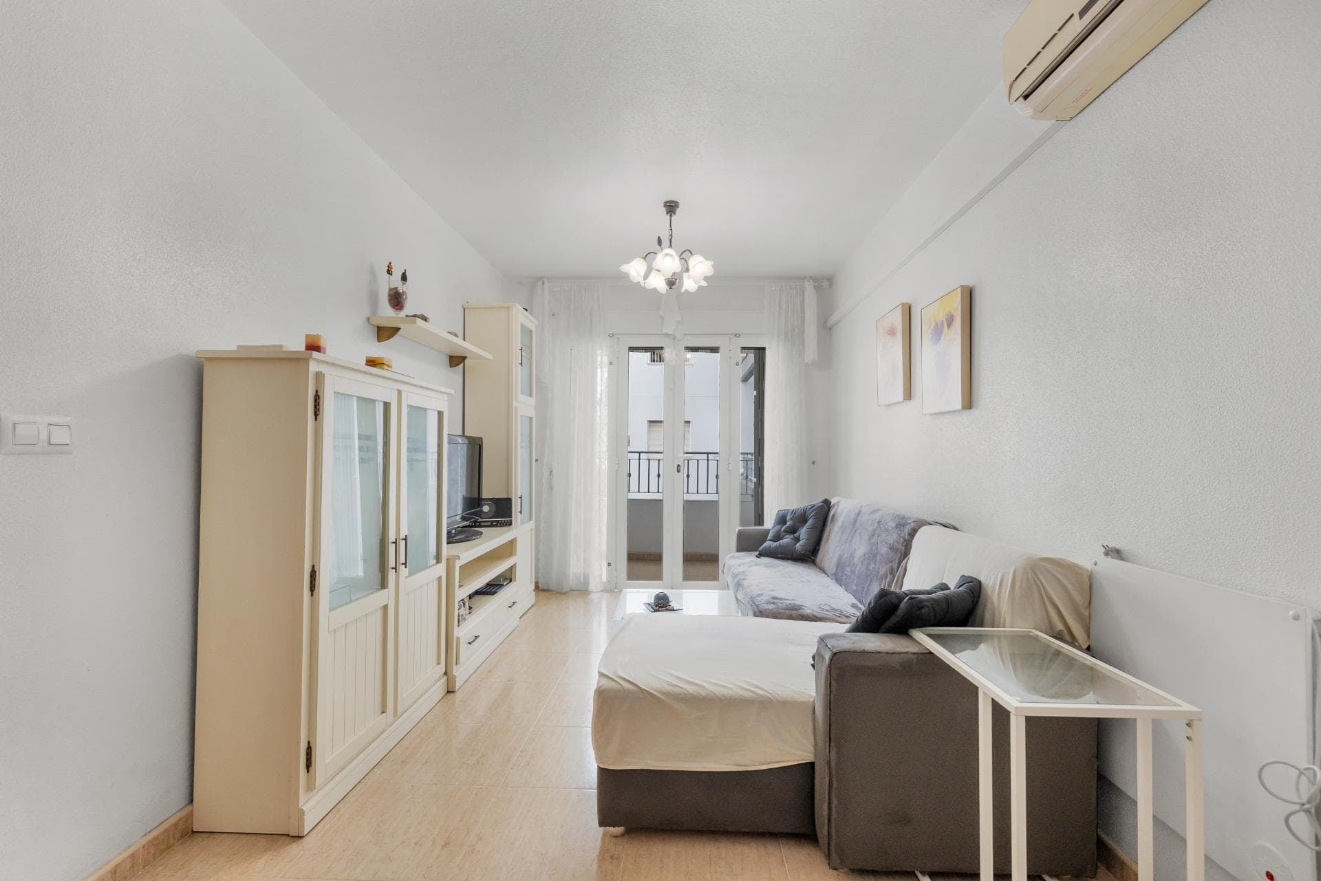 2-Bedroom Apartment with Pool, Garage and Storage Room Near the Centre of Torrevieja