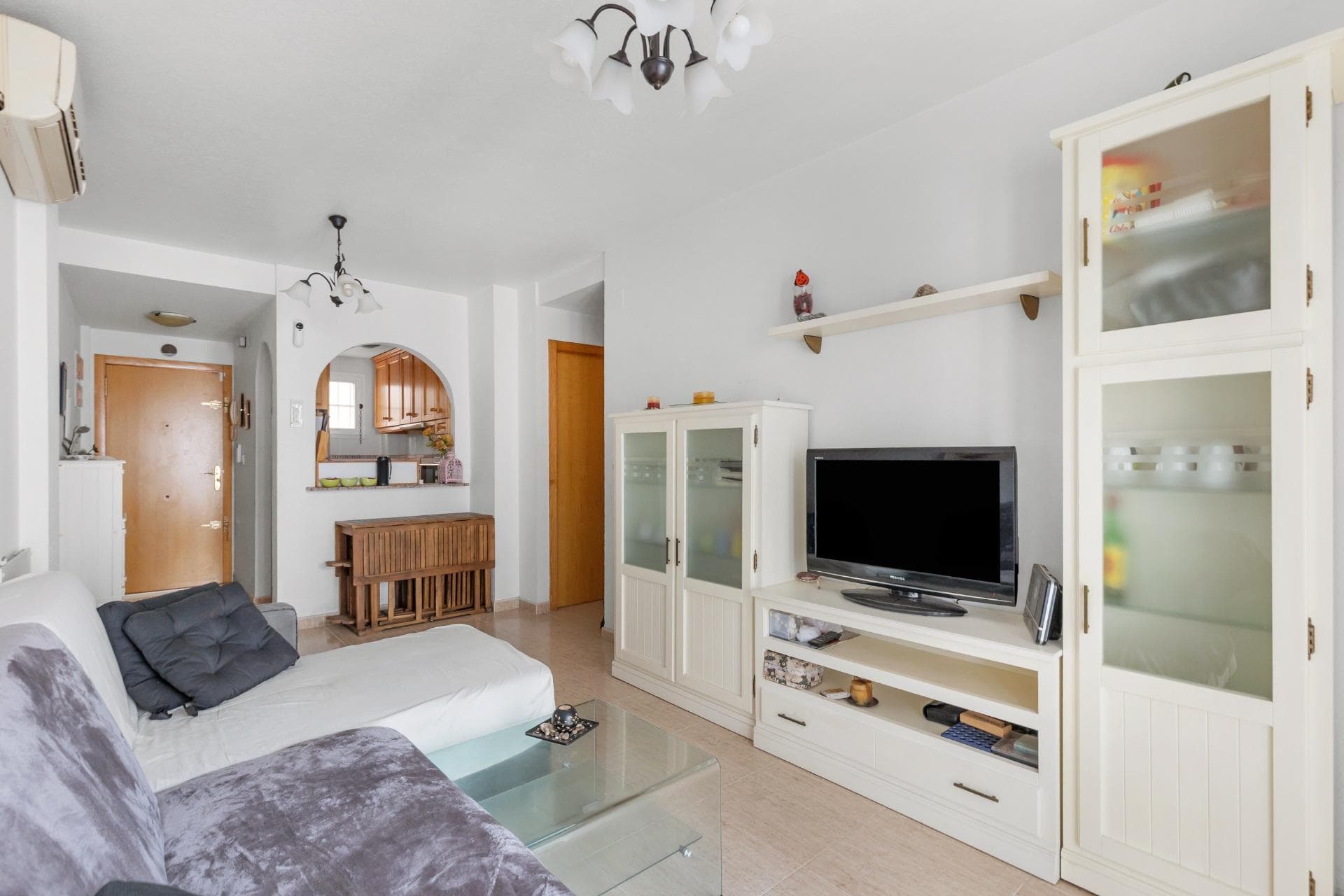 2-Bedroom Apartment with Pool, Garage and Storage Room Near the Centre of Torrevieja