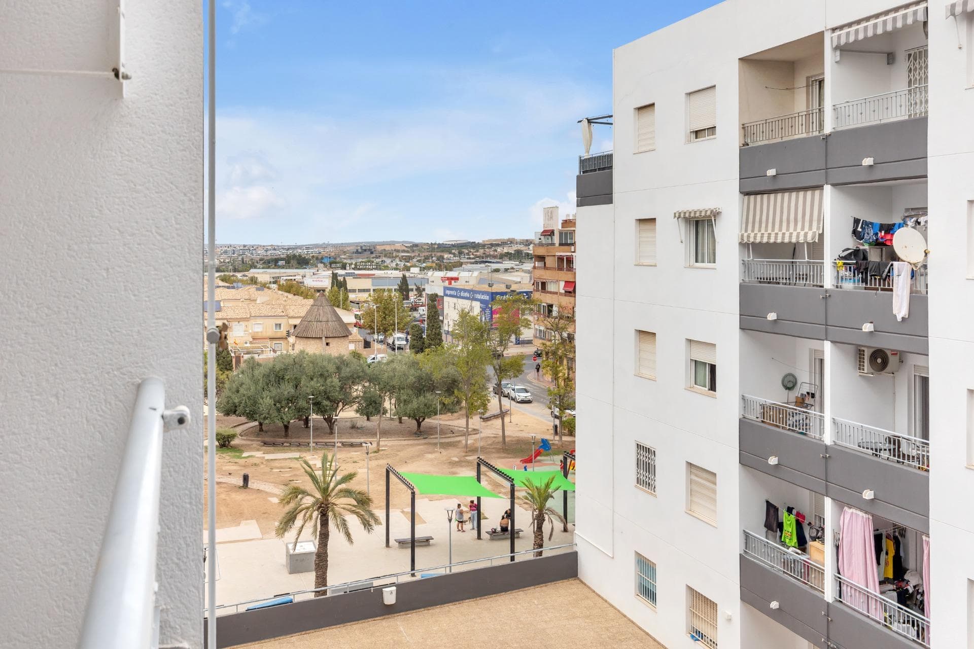 2-Bedroom Apartment with Pool, Garage and Storage Room Near the Centre of Torrevieja