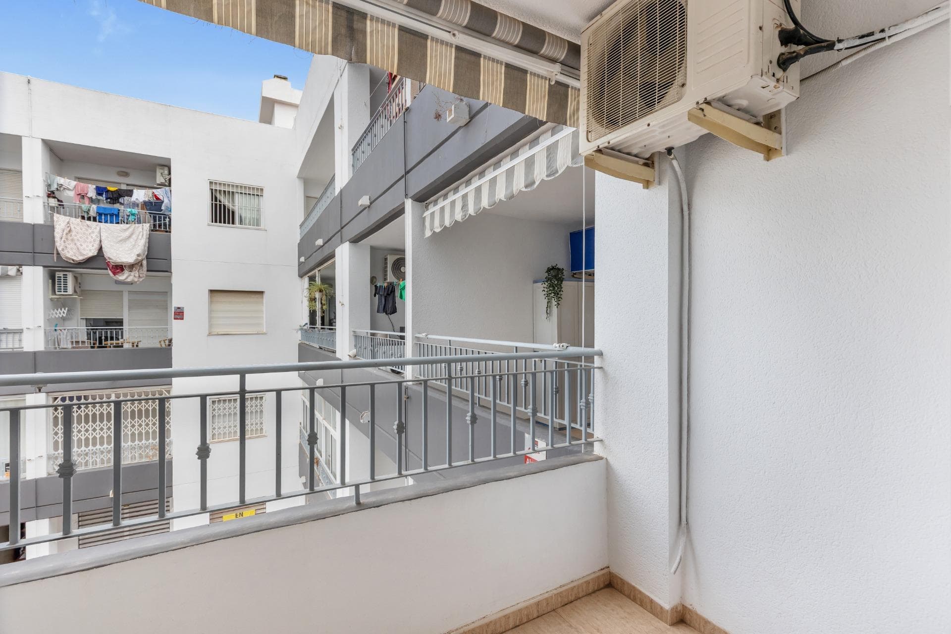 2-Bedroom Apartment with Pool, Garage and Storage Room Near the Centre of Torrevieja