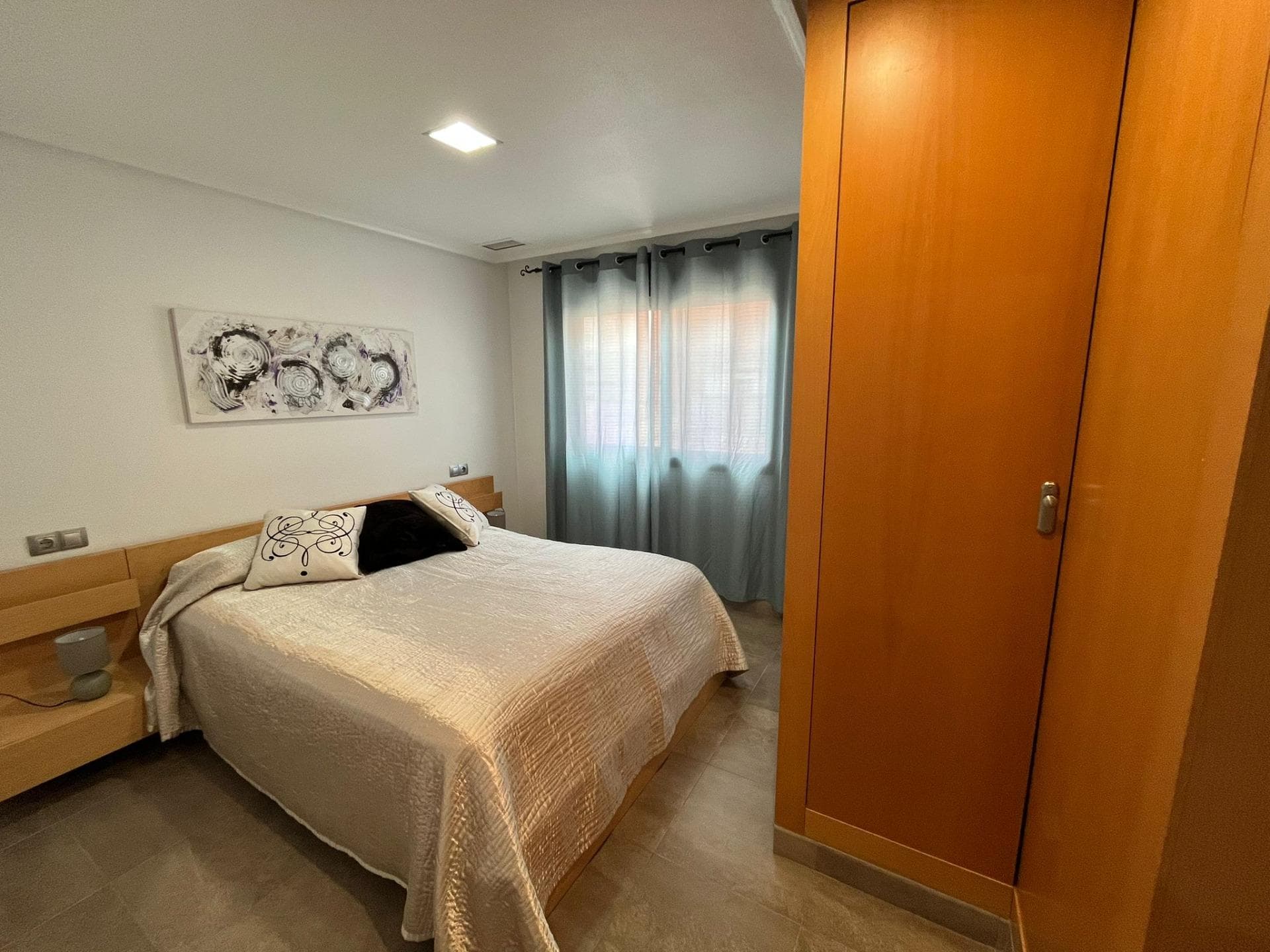 Pristine 2-Bedroom Apartment – Furniture Included – Prime Location