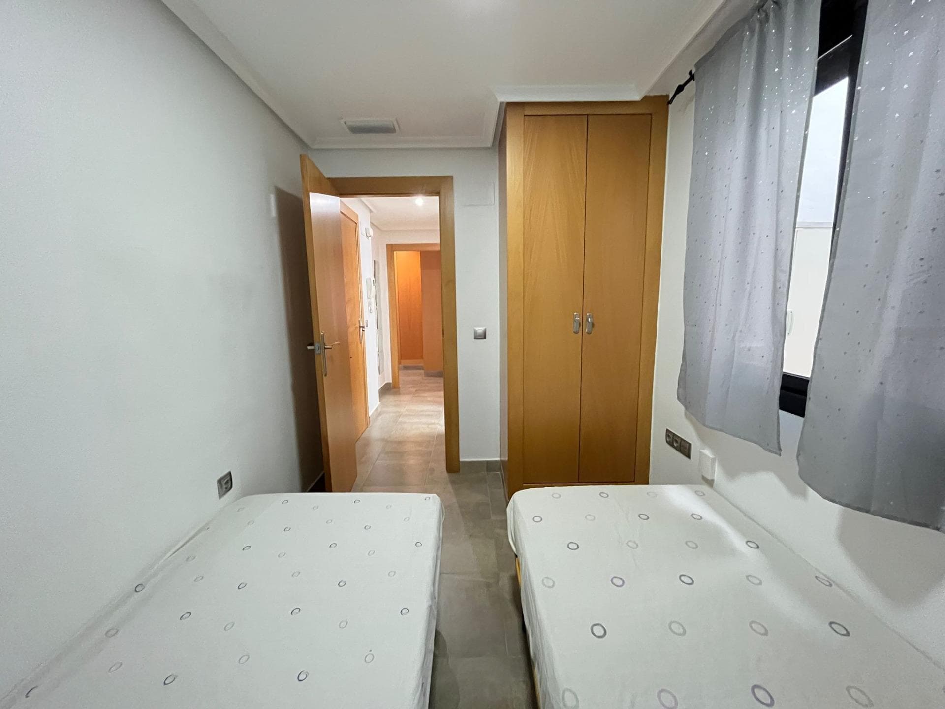 Pristine 2-Bedroom Apartment – Furniture Included – Prime Location