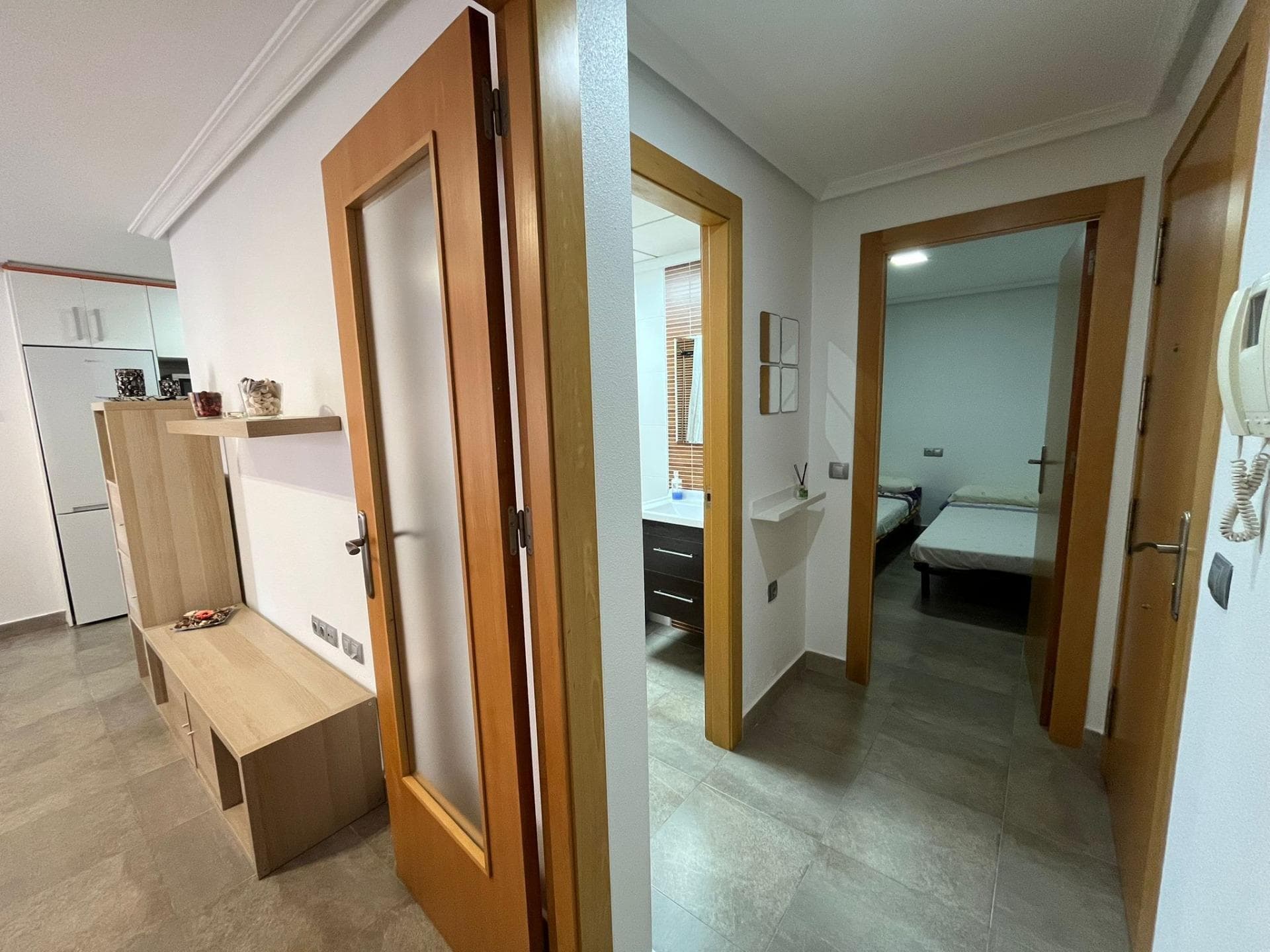 Pristine 2-Bedroom Apartment – Furniture Included – Prime Location