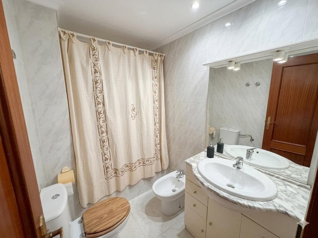 Opportunity 3 bedrooms/2 bathrooms SOUTH Playa del Cura