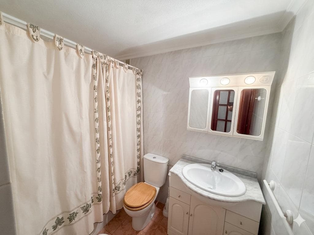 Opportunity 3 bedrooms/2 bathrooms SOUTH Playa del Cura