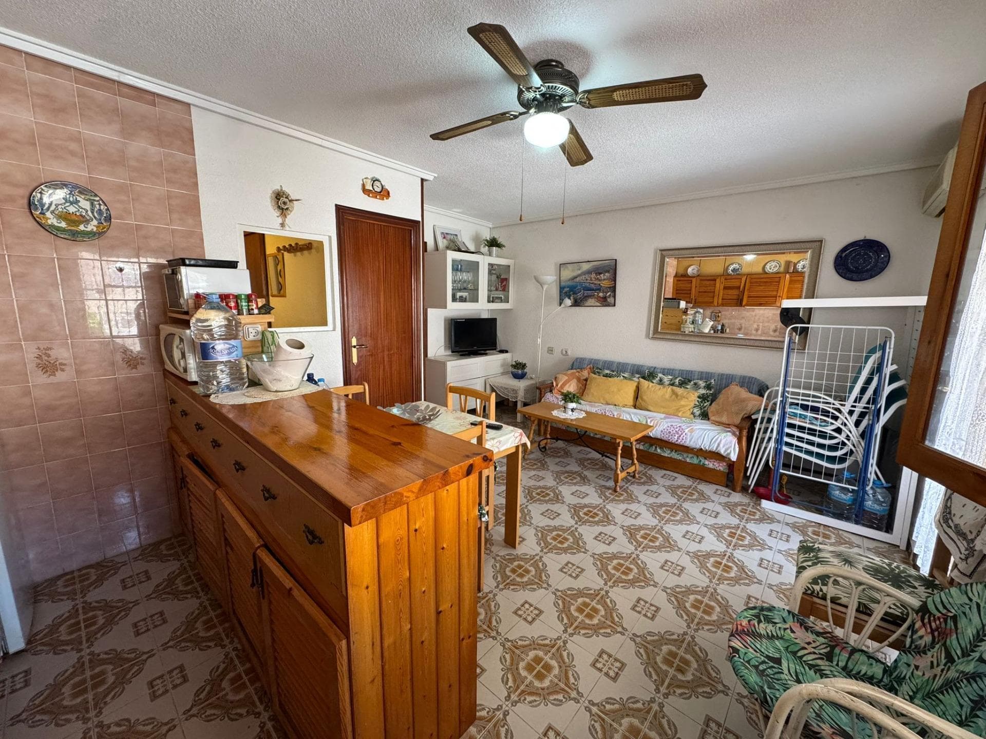 Ground floor bungalow with 3 bedrooms and 2 bathrooms, 300m from Los Náufragos Beach