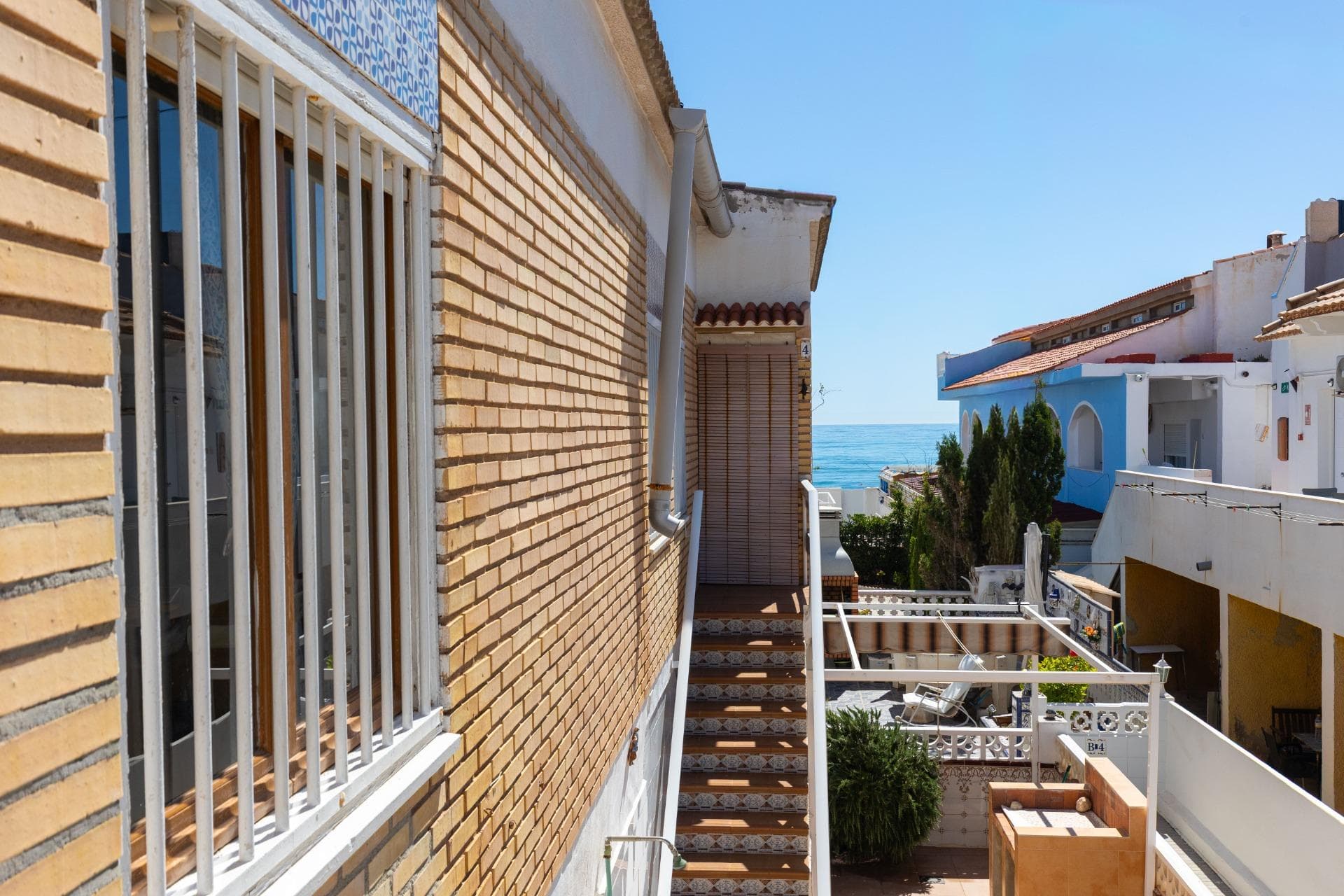 Upper Floor Bungalow in Los Europeos, Torrevieja - Just 50 meters from the beach