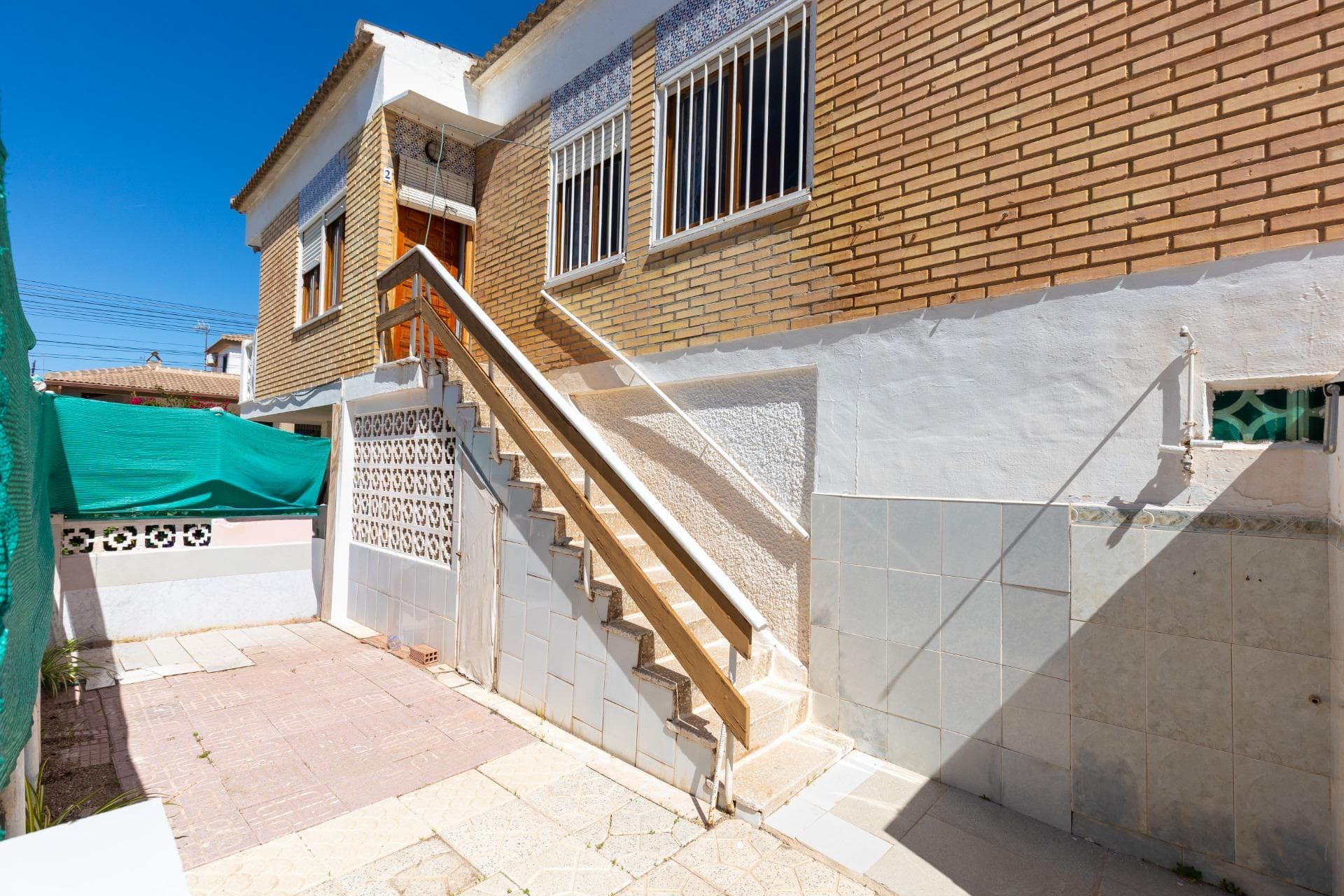 Upper Floor Bungalow in Los Europeos, Torrevieja - Just 50 meters from the beach
