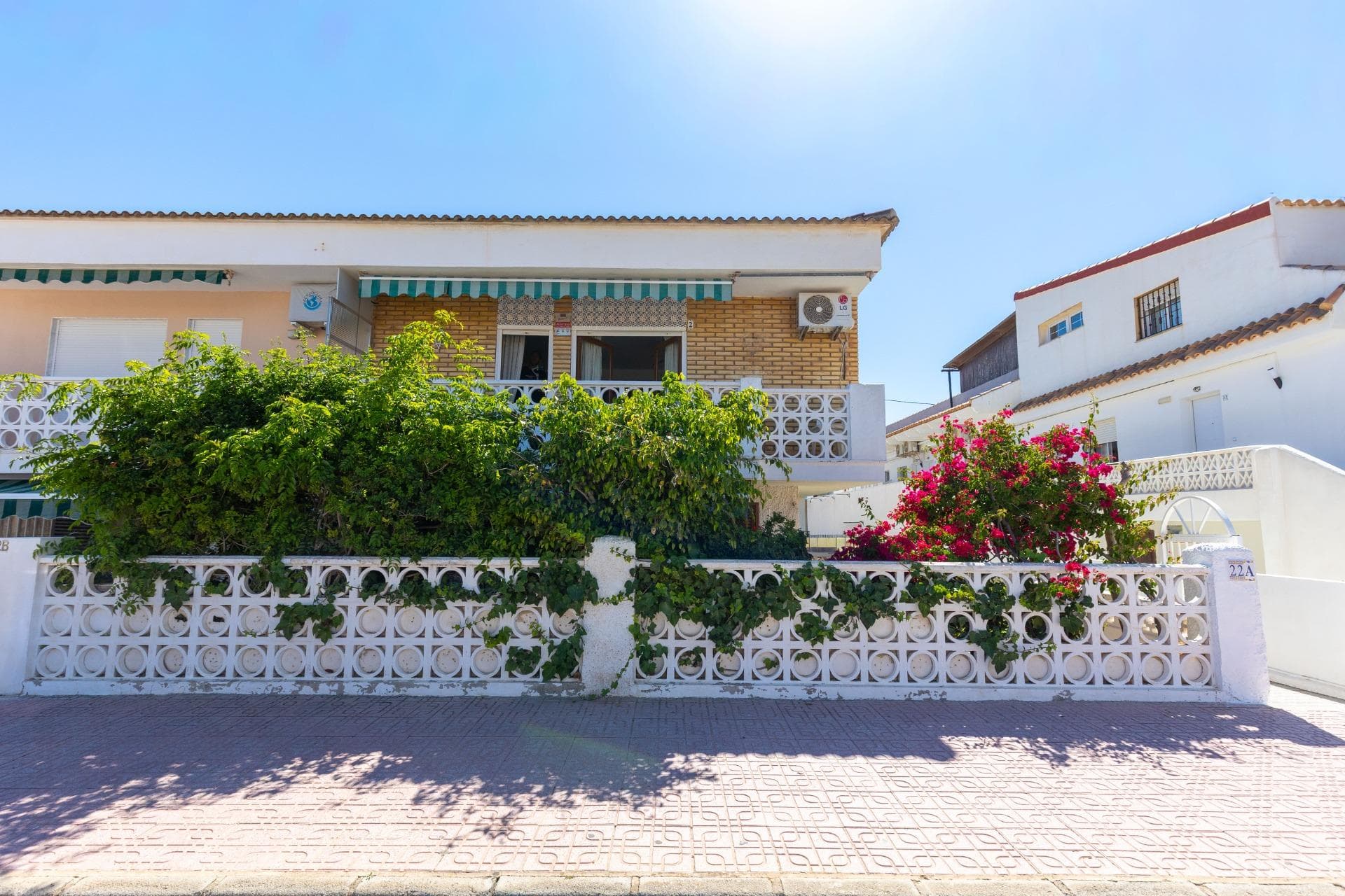 Upper Floor Bungalow in Los Europeos, Torrevieja - Just 50 meters from the beach
