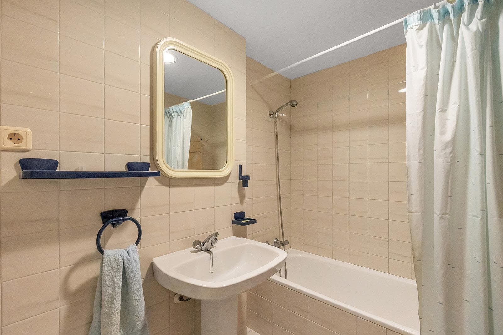 2 bedroom opportunity Playa del Cura