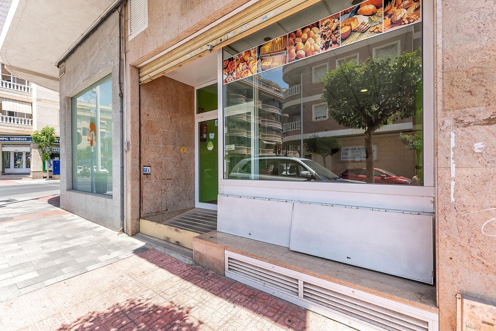 Oportunidad Local céntrico en Torrevieja · foto 2
