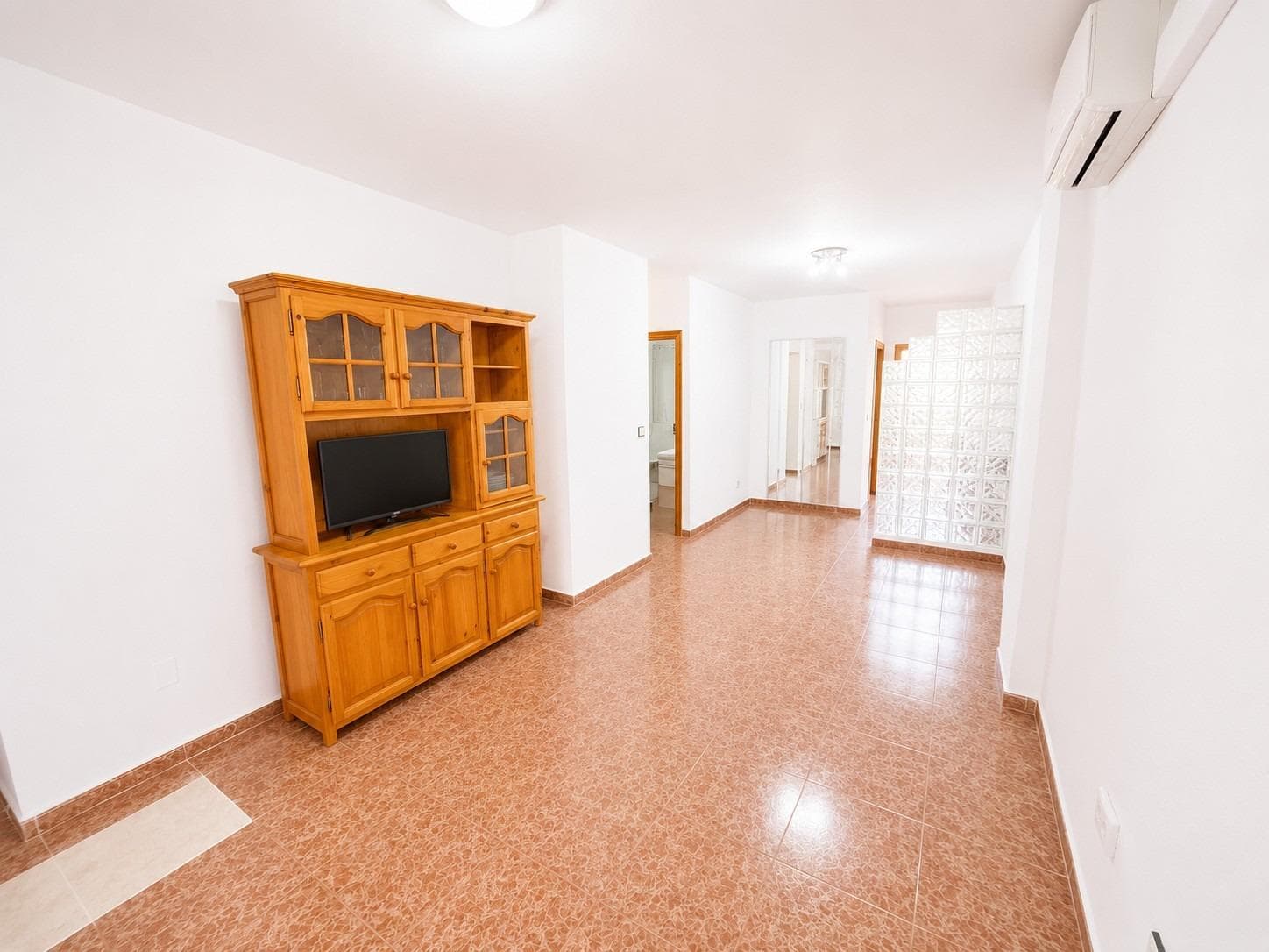 Bargain 3-bedroom apartment with terrace