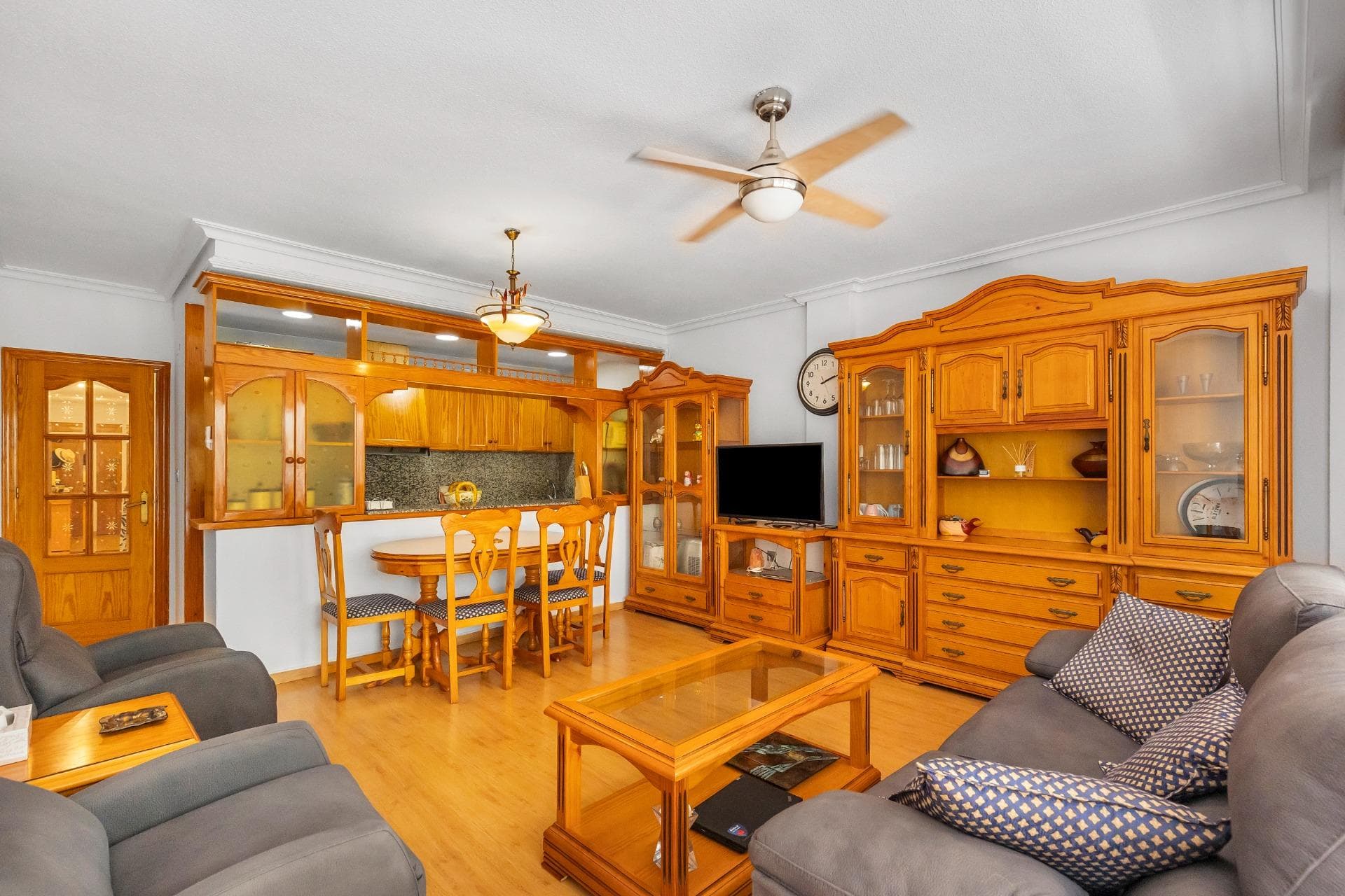 2-Bedroom Apartment Just a Few Metres from Playa del Cura – Torrevieja