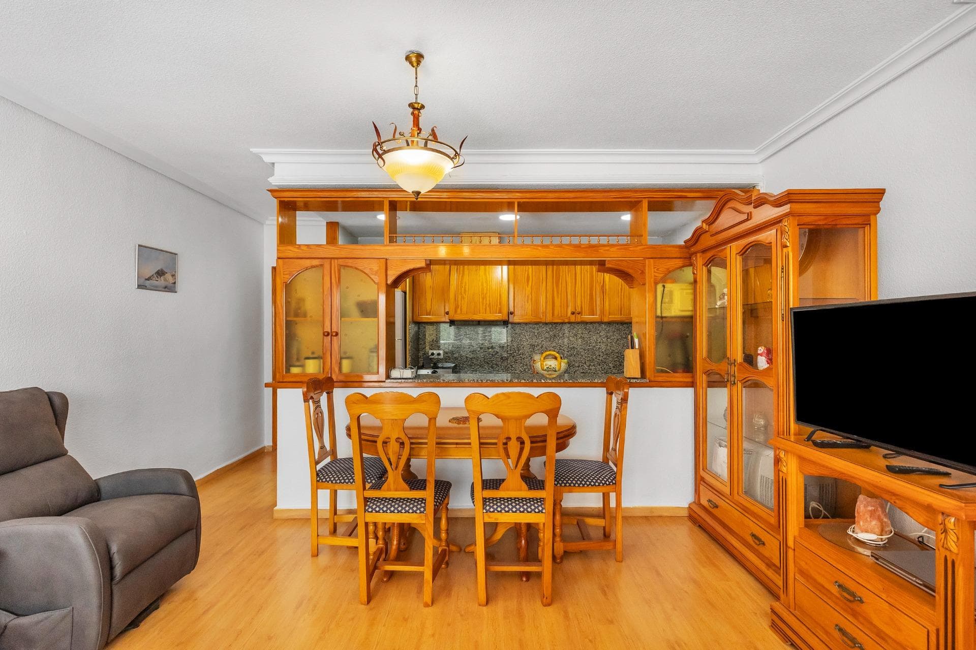 2-Bedroom Apartment Just a Few Metres from Playa del Cura – Torrevieja