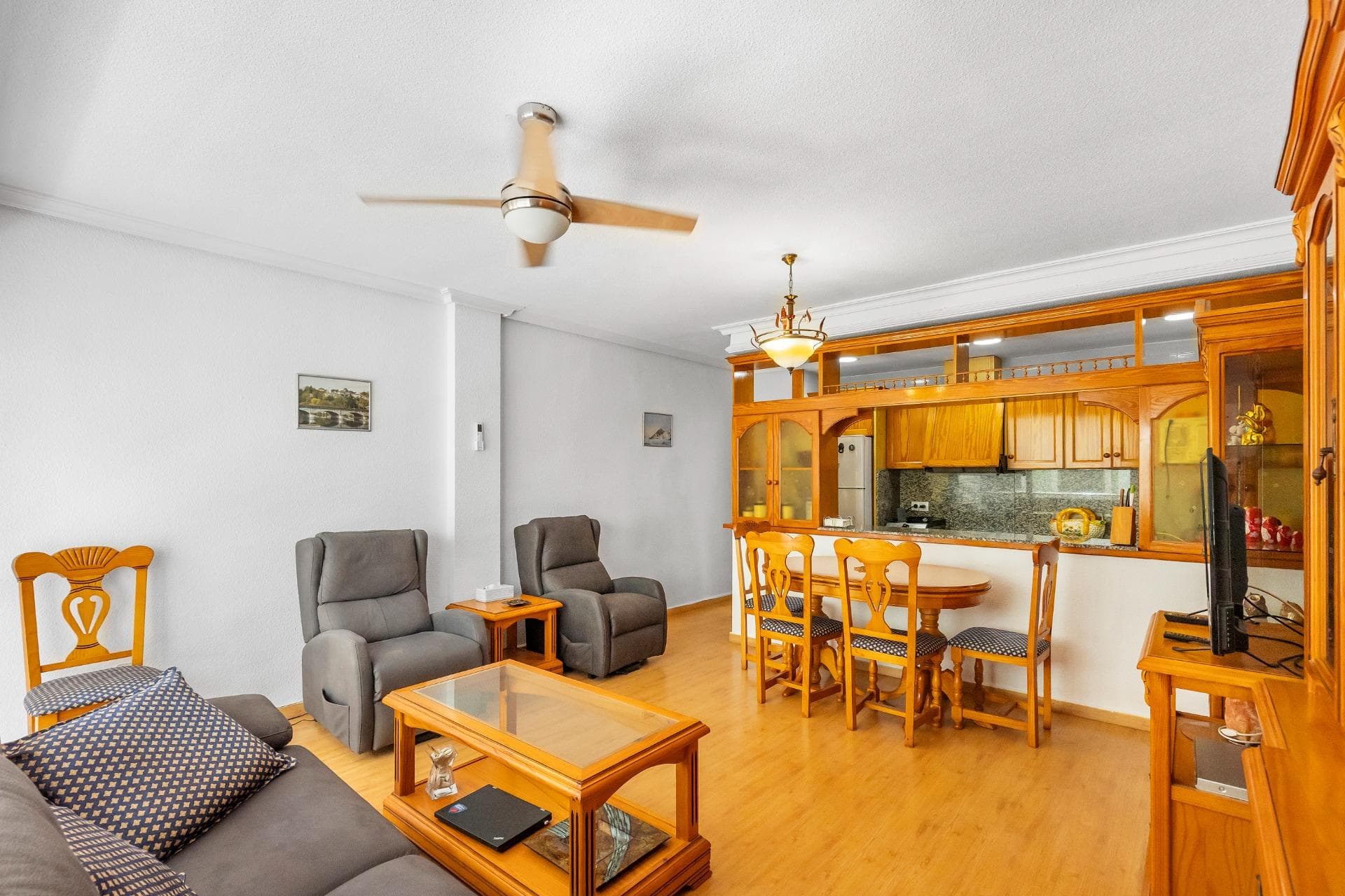 2-Bedroom Apartment Just a Few Metres from Playa del Cura – Torrevieja