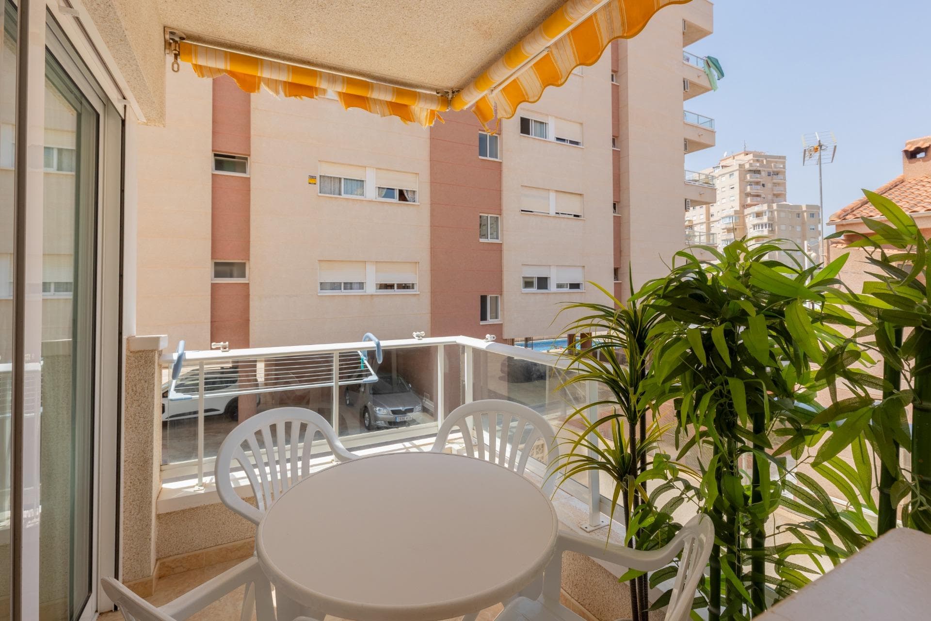 Impeccable two-bedroom apartment with pool and garage included in Nueva Torrevieja