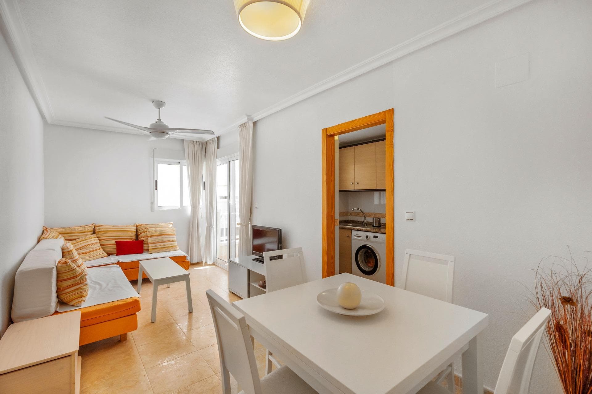 Impeccable two-bedroom apartment with pool and garage included in Nueva Torrevieja