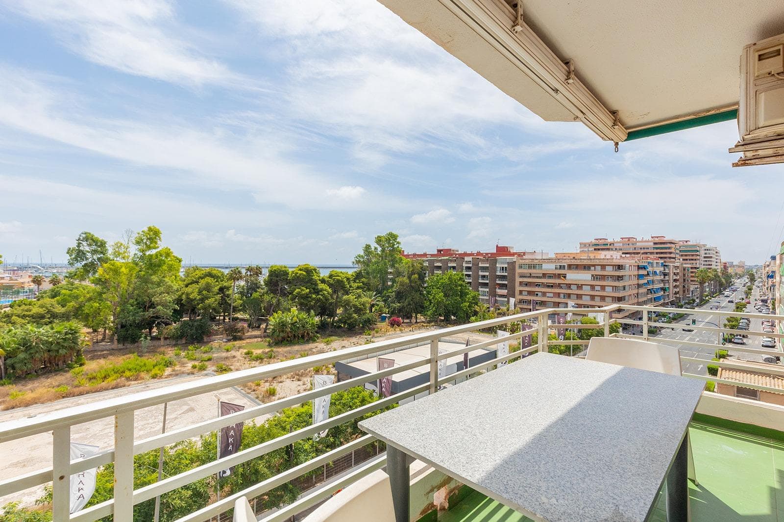 Opportunity with sea views