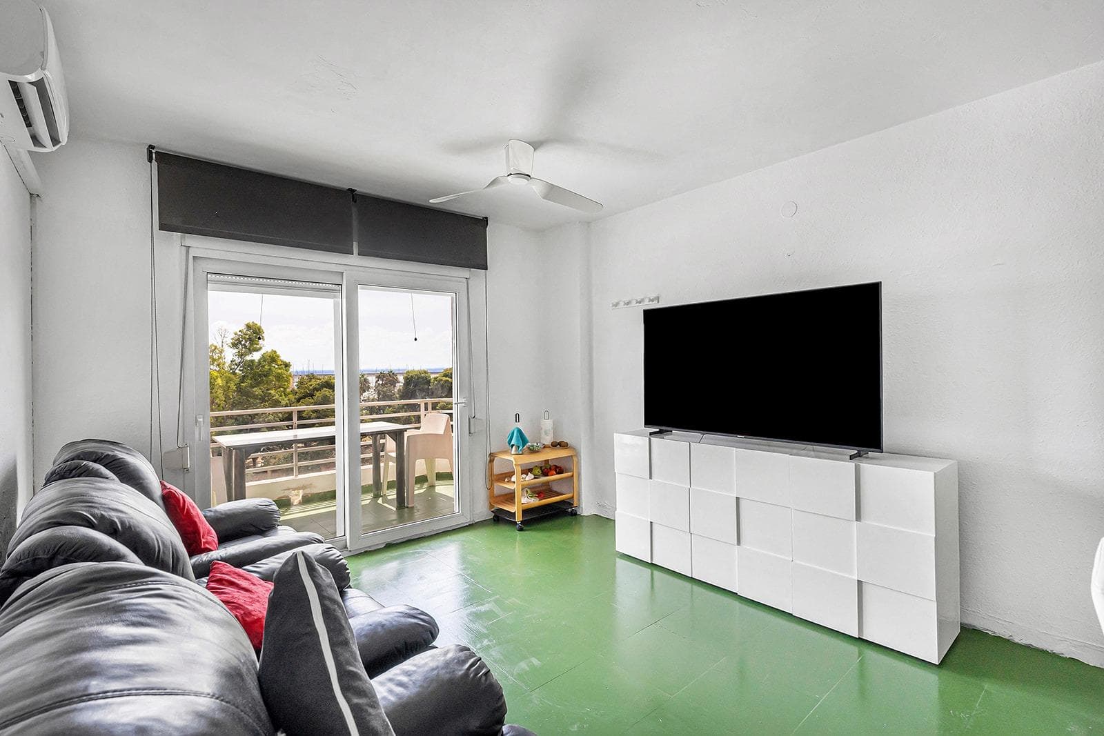 Opportunity with sea views