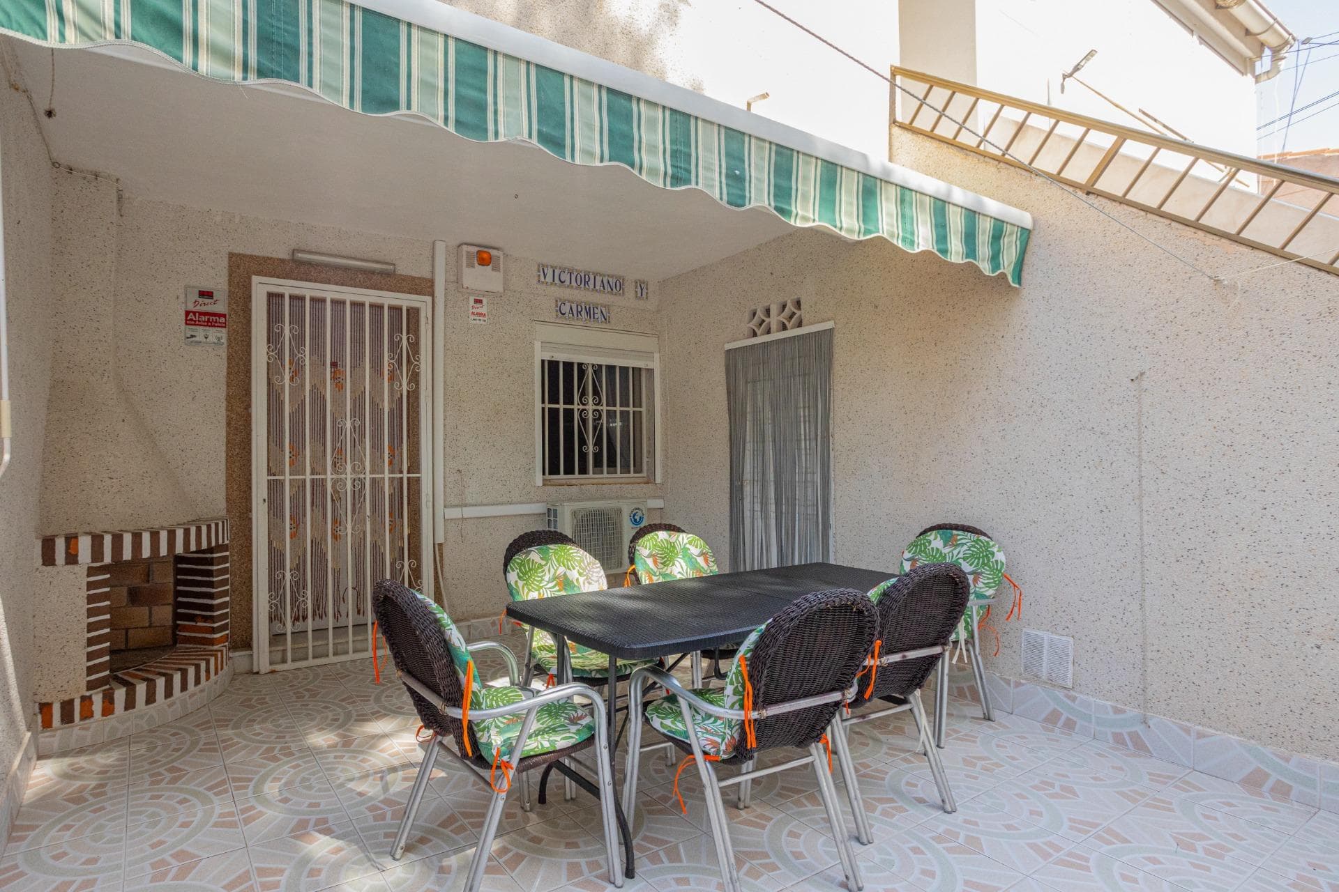 Ground-floor bungalow 400 metres from Los Náufragos Beach