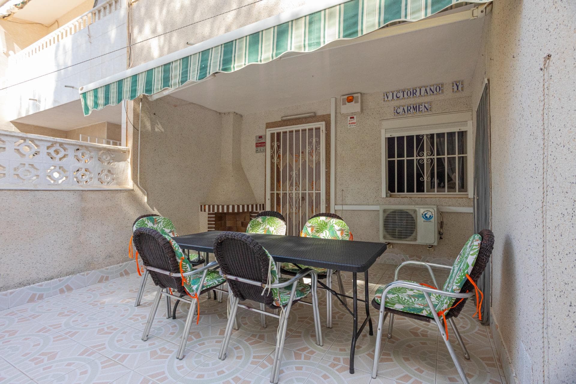 Ground-floor bungalow 400 metres from Los Náufragos Beach
