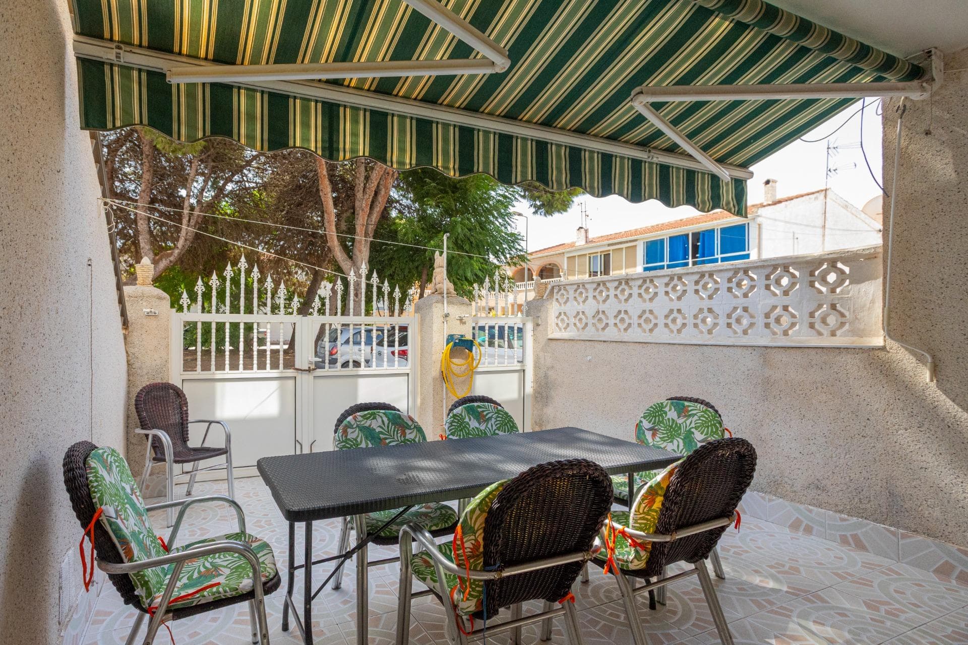 Ground-floor bungalow 400 metres from Los Náufragos Beach