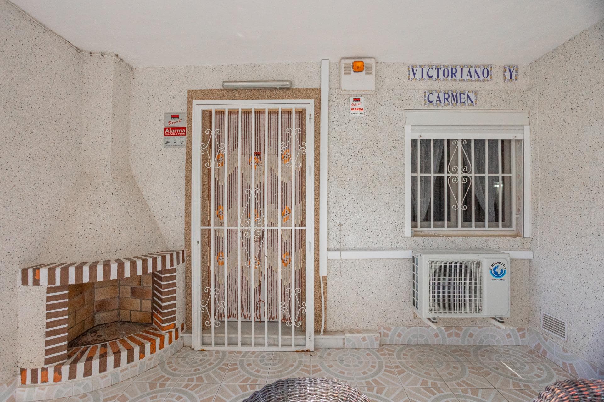 Ground-floor bungalow 400 metres from Los Náufragos Beach