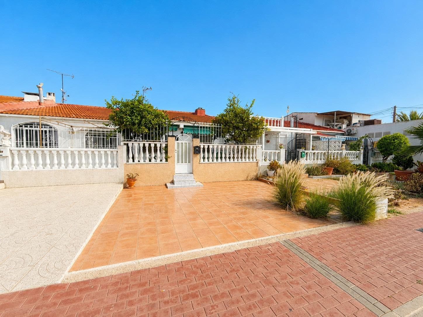 South bungalow opportunity in Torretas