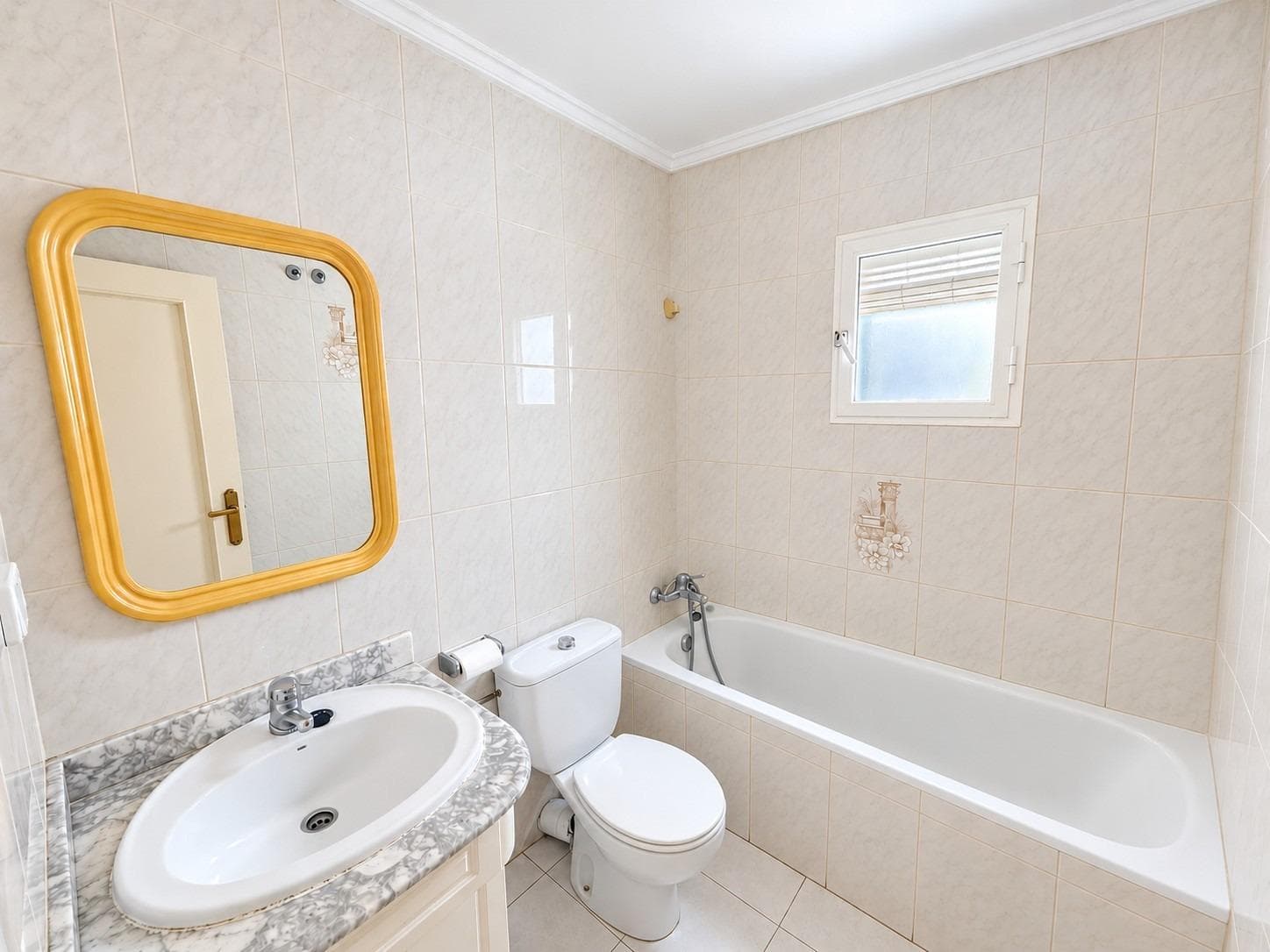 Opportunity 2 bedrooms SOUTH with terrace