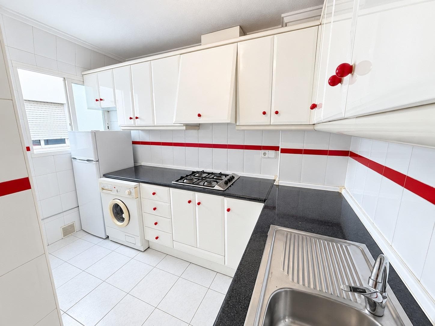 Opportunity 2 bedrooms SOUTH with terrace