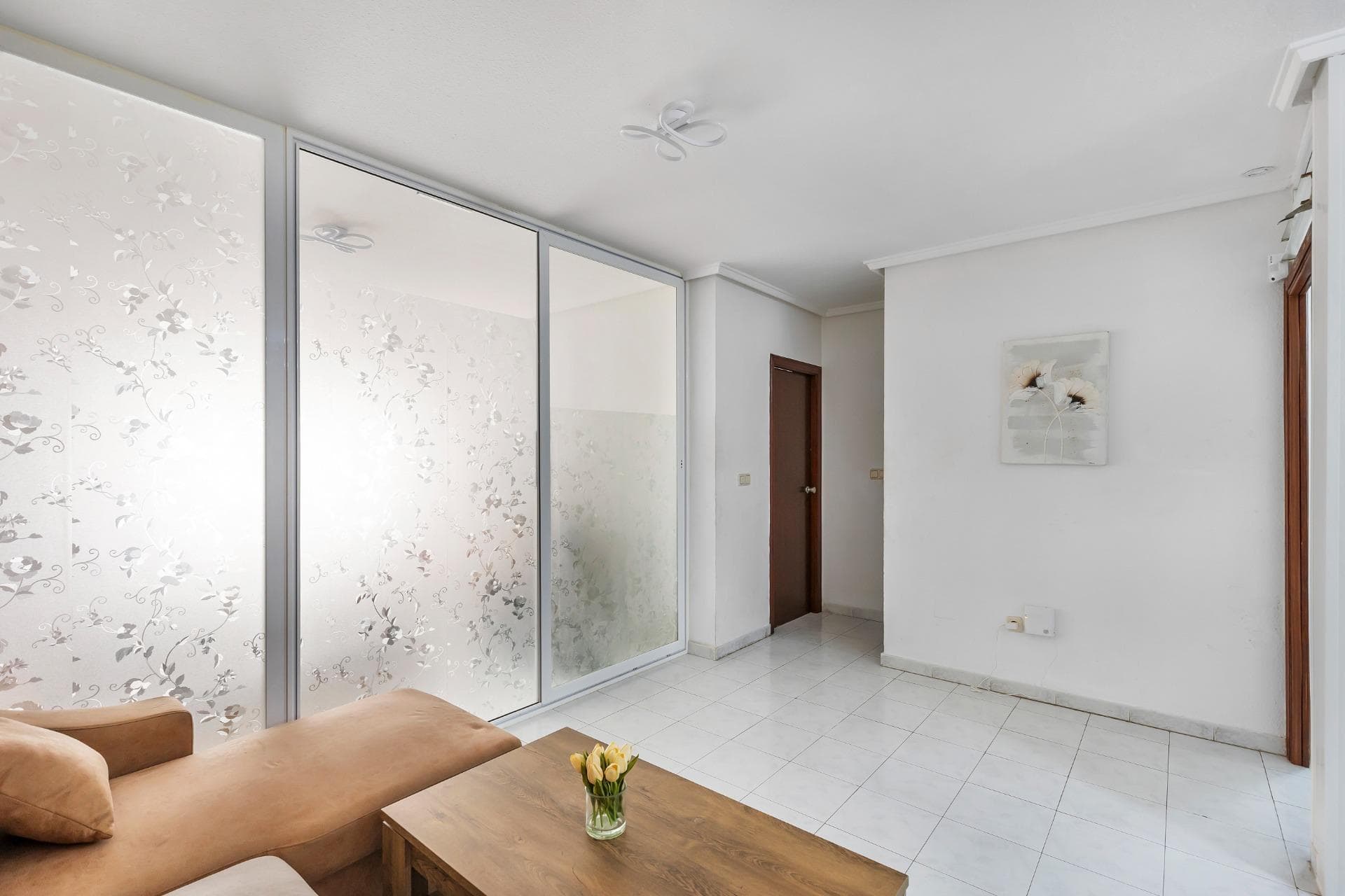 Very spacious 2 bedroom + 1 bathroom apartment