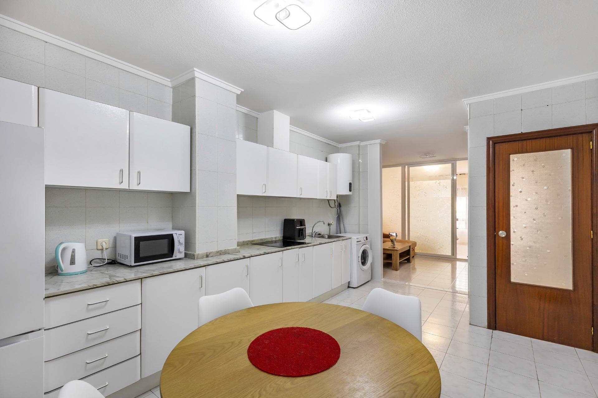 Very spacious 2 bedroom + 1 bathroom apartment