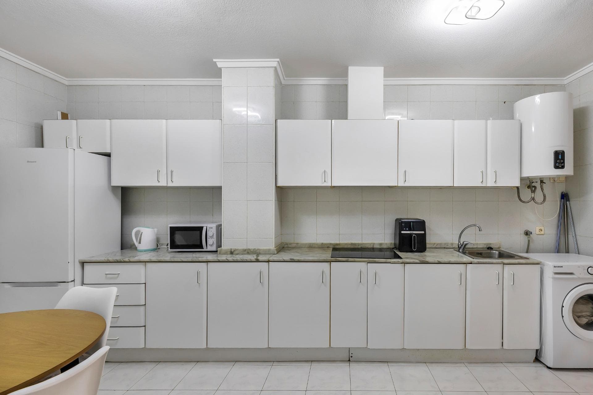 Very spacious 2 bedroom + 1 bathroom apartment
