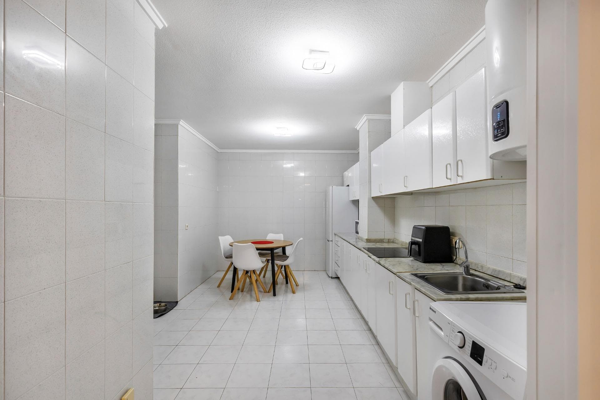 Very spacious 2 bedroom + 1 bathroom apartment