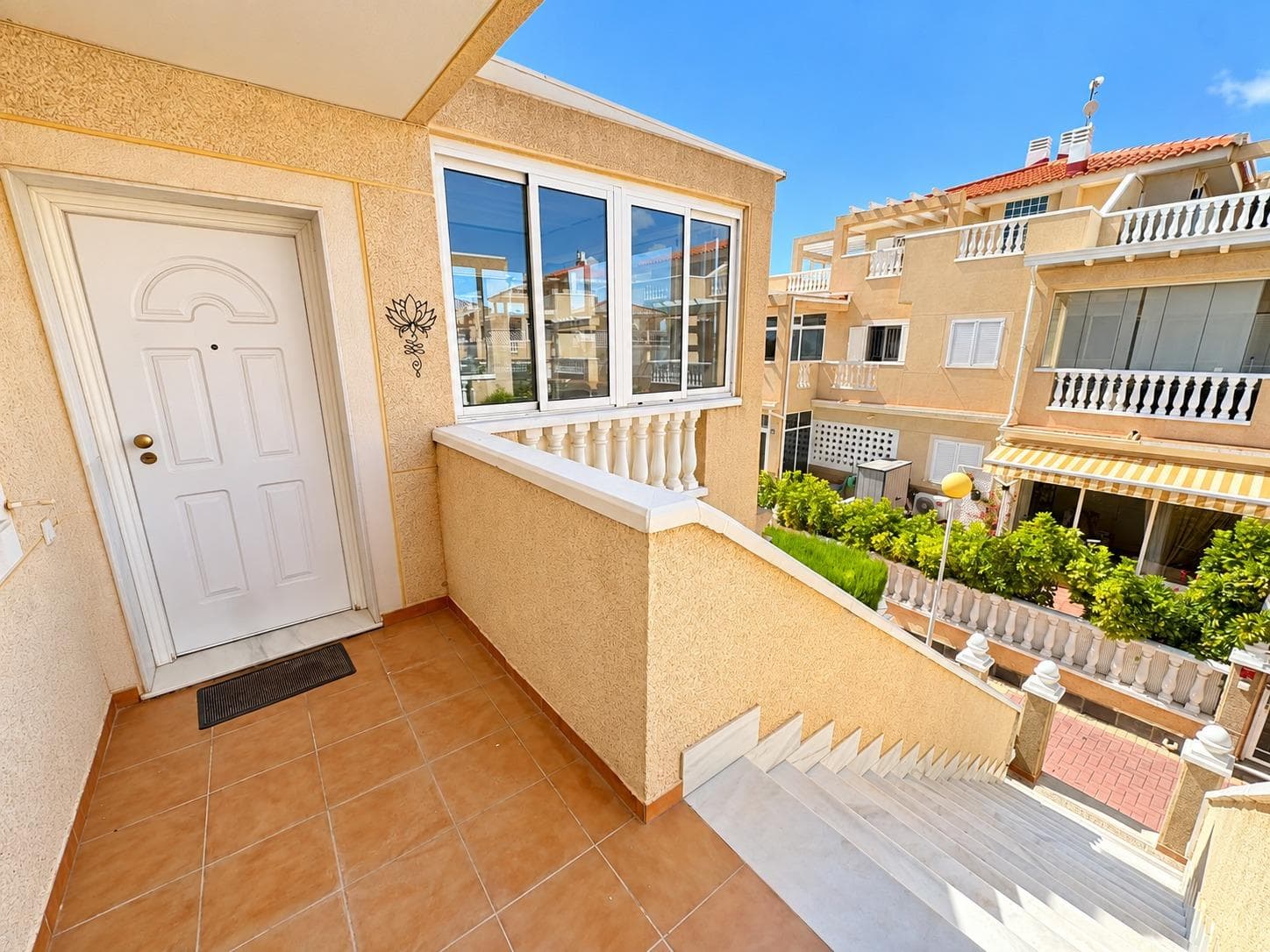 Property with Large Private Solarium in Zeniamar VI – Orihuela Costa