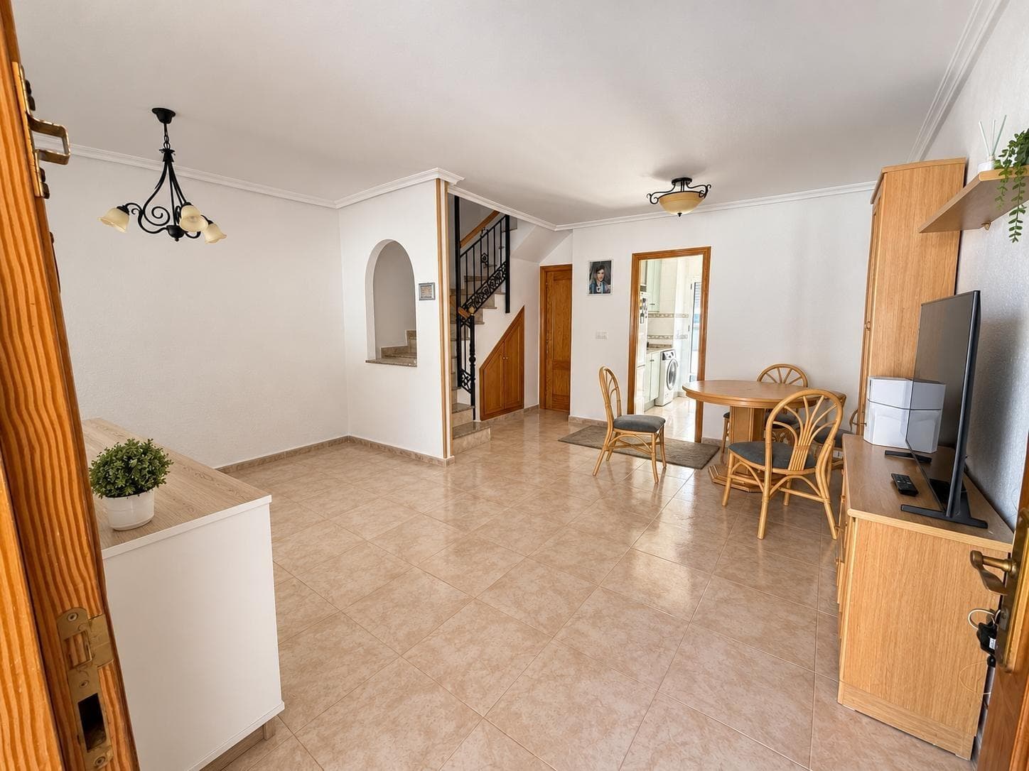 Corner Townhouse with Large Plot and South Orientation in El Limonar