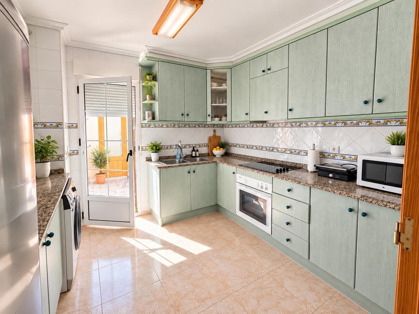 Corner Townhouse with Large Plot and South Orientation in El Limonar
