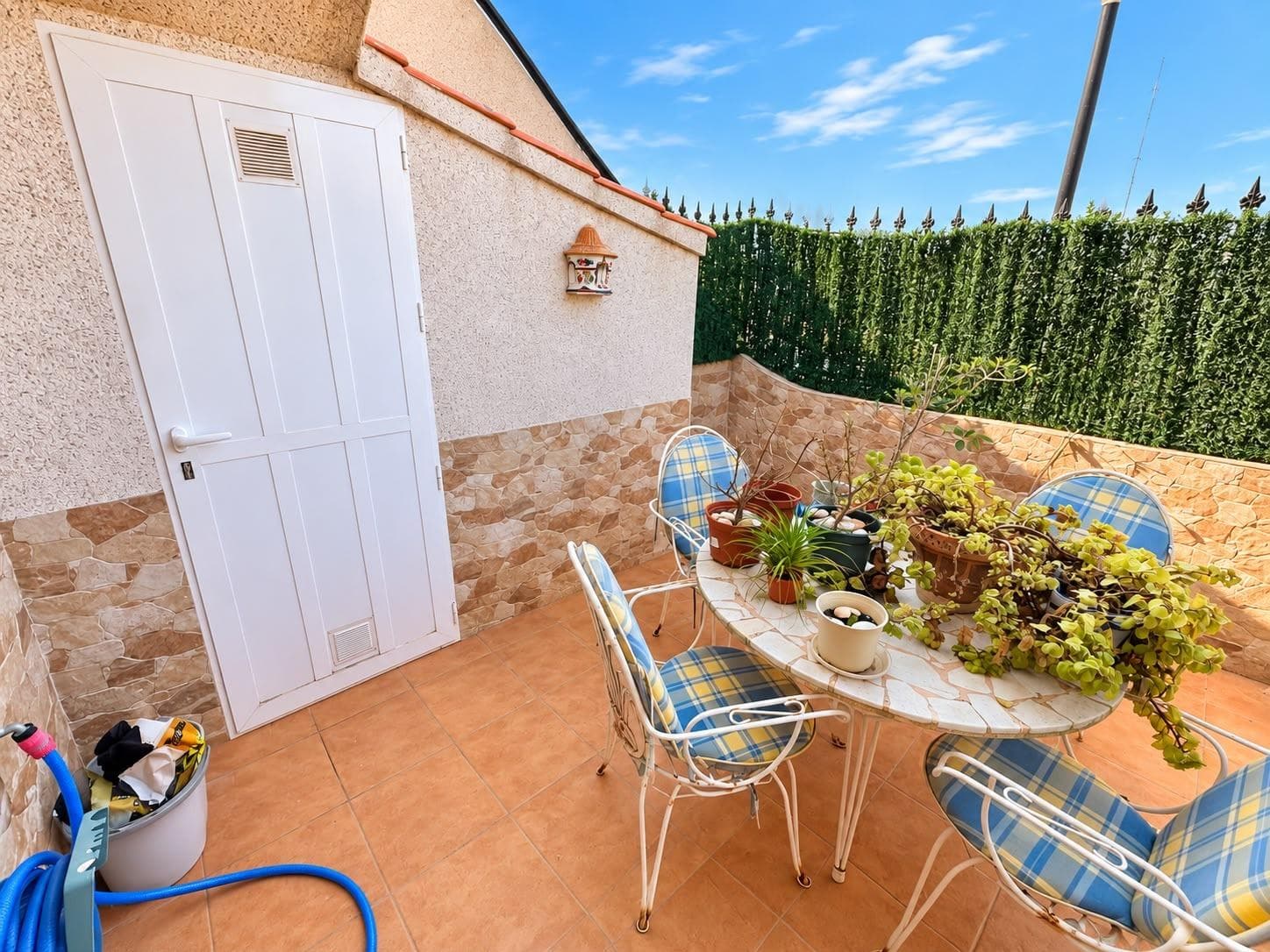 Ground-floor property with two terraces overlooking the communal pool in El Moncayo – Guardamar del Segura