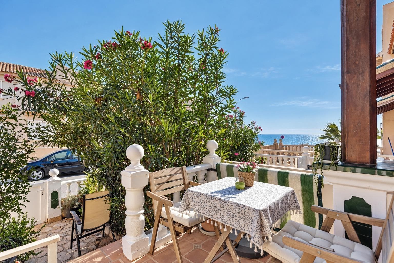 Frontline townhouse with sea views